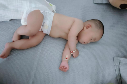 娄底宝宝口水多怎么回事
